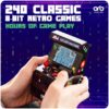 Mini-arcademachine, 240 ingebouwde games, 8-bit retro-arcadegames, 2,5-inch kleurenscherm, 8-weg joystick, 2 knoppen, volumeregeling, perfect cadeau - ThumbsUp!